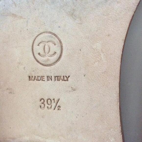 Chanel Cream Loafers - Picture 7 of 7